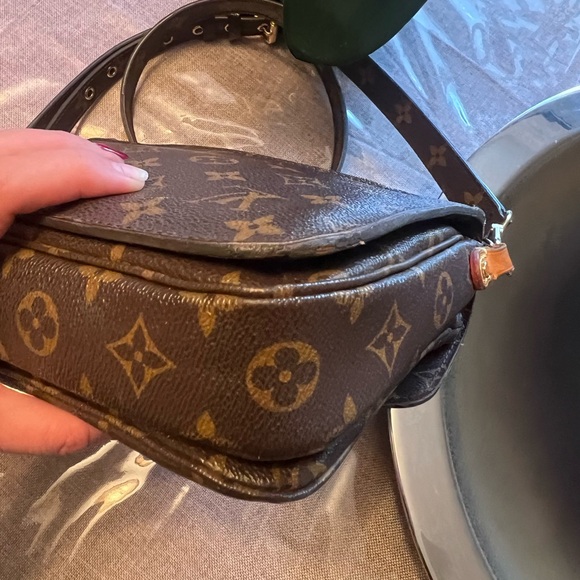 Louis Vuitton Monogram Crossbody Bag with Gold Accents - Picture 14 of 15